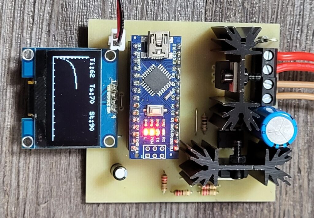Bild eines Beispiel-Projekts auf Basis eines Arduino-Nano-Nachbaus.